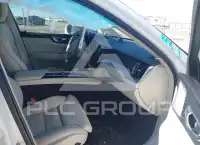 2023 Volvo XC60 фото