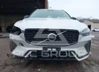 2023 Volvo XC60 фото