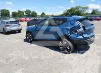 2023 Volvo XC40 фото