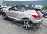 2023 Volvo XC40 фото