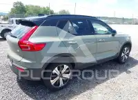 2023 Volvo XC40 photo
