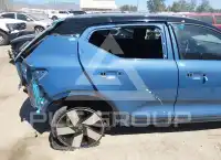 2023 Volvo XC40 фото