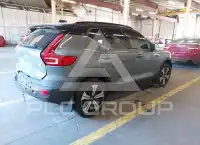 2023 Volvo XC40 photo
