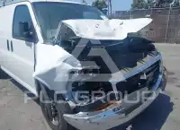 2023 GMC Savana фото