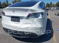2023 Tesla Model Y фото