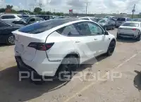 2023 Tesla Model Y фото