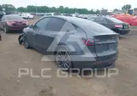 2023 Tesla Model Y фото