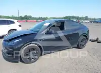 2023 Tesla Model Y фото