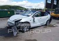 2023 Tesla Model Y фото