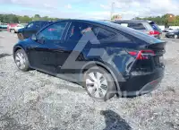 2023 Tesla Model Y фото