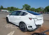 2023 Tesla Model Y фото