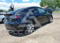 2023 Tesla Model Y фото