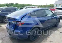 2023 Tesla Model Y фото