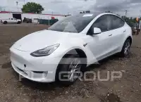 2023 Tesla Model Y фото