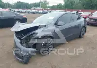 2023 Tesla Model Y фото
