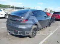 2023 Tesla Model Y фото