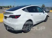 2023 Tesla Model Y фото