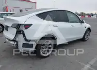 2023 Tesla Model Y фото