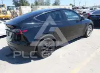 2023 Tesla Model Y фото