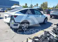 2023 Tesla Model Y фото