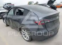 2023 Tesla Model Y фото