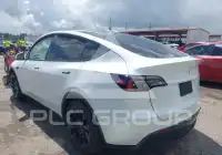 2023 Tesla Model Y фото