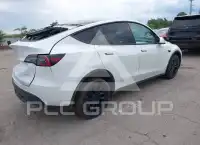 2023 Tesla Model Y фото