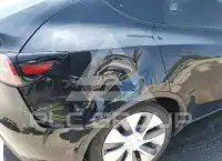 2023 Tesla Model Y фото