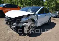 2023 Tesla Model Y фото