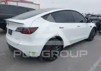 2023 Tesla Model Y фото