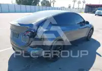 2023 Tesla Model Y фото