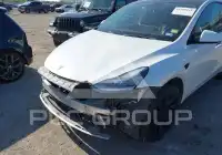 2023 Tesla Model Y фото