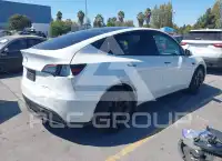 2023 Tesla Model Y фото