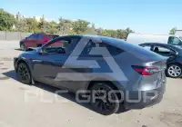 2023 Tesla Model Y фото
