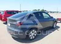 2023 Tesla Model Y фото