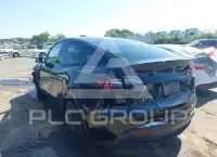 2023 Tesla Model Y фото