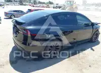 2023 Tesla Model X фото