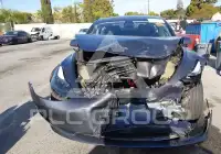 2023 Tesla Model 3 фото