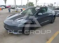 2023 Tesla Model 3 фото