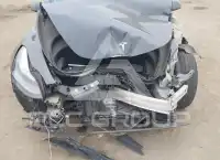 2023 Tesla Model 3 фото