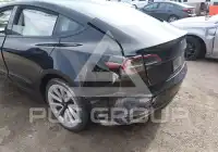 2023 Tesla Model 3 фото