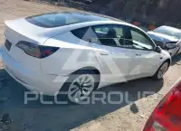2023 Tesla Model 3 фото