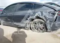 2023 Tesla Model 3 фото