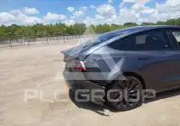 2023 Tesla Model 3 фото