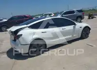 2023 Tesla Model 3 фото