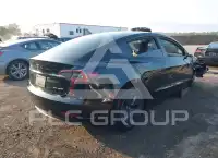 2023 Tesla Model 3 фото