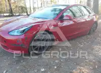 2023 Tesla Model 3 фото