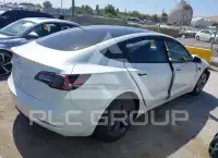 2023 Tesla Model 3 фото