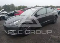 2023 Tesla Model 3 фото