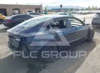 2023 Tesla Model 3 фото